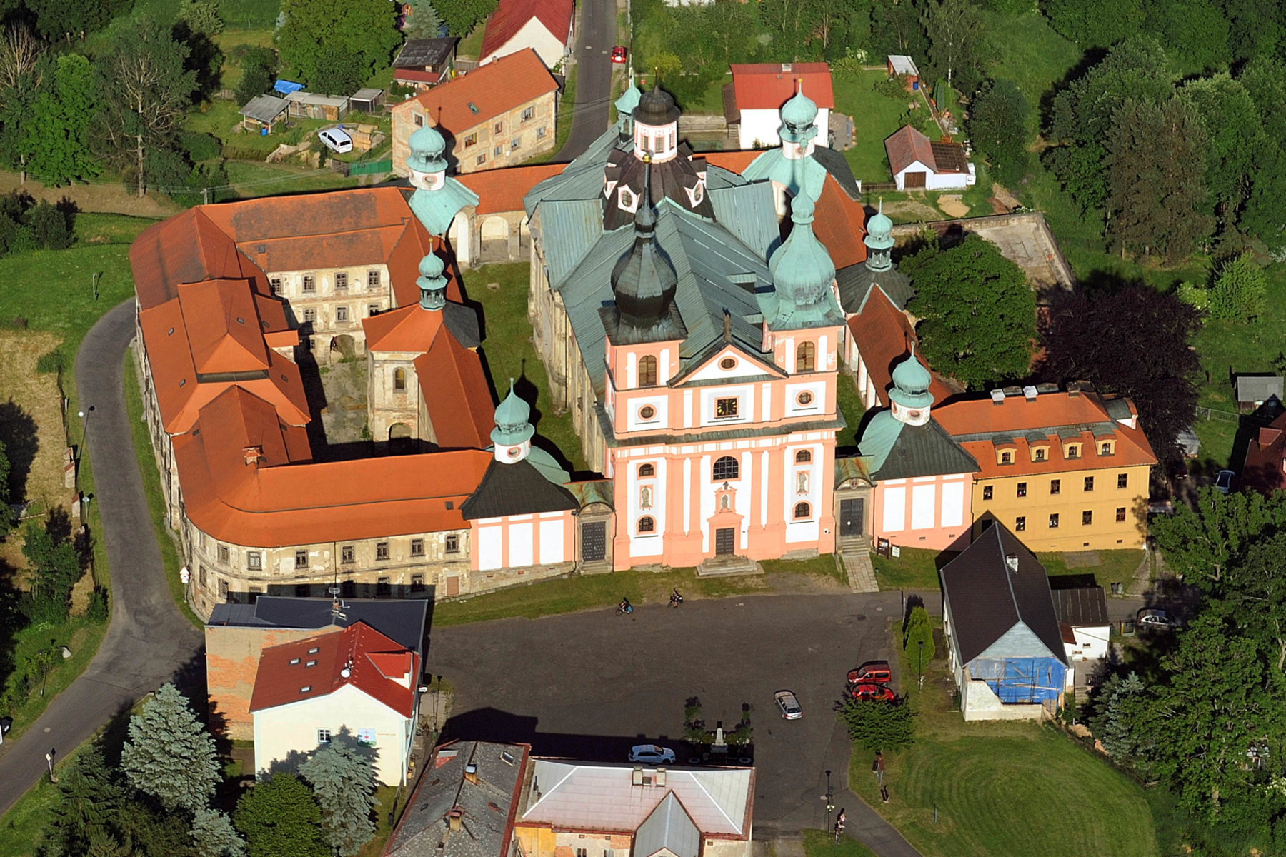 Poutní areál Chlum Svaté Maří s&nbsp;kostelem Nanebevzetí Panny Marie