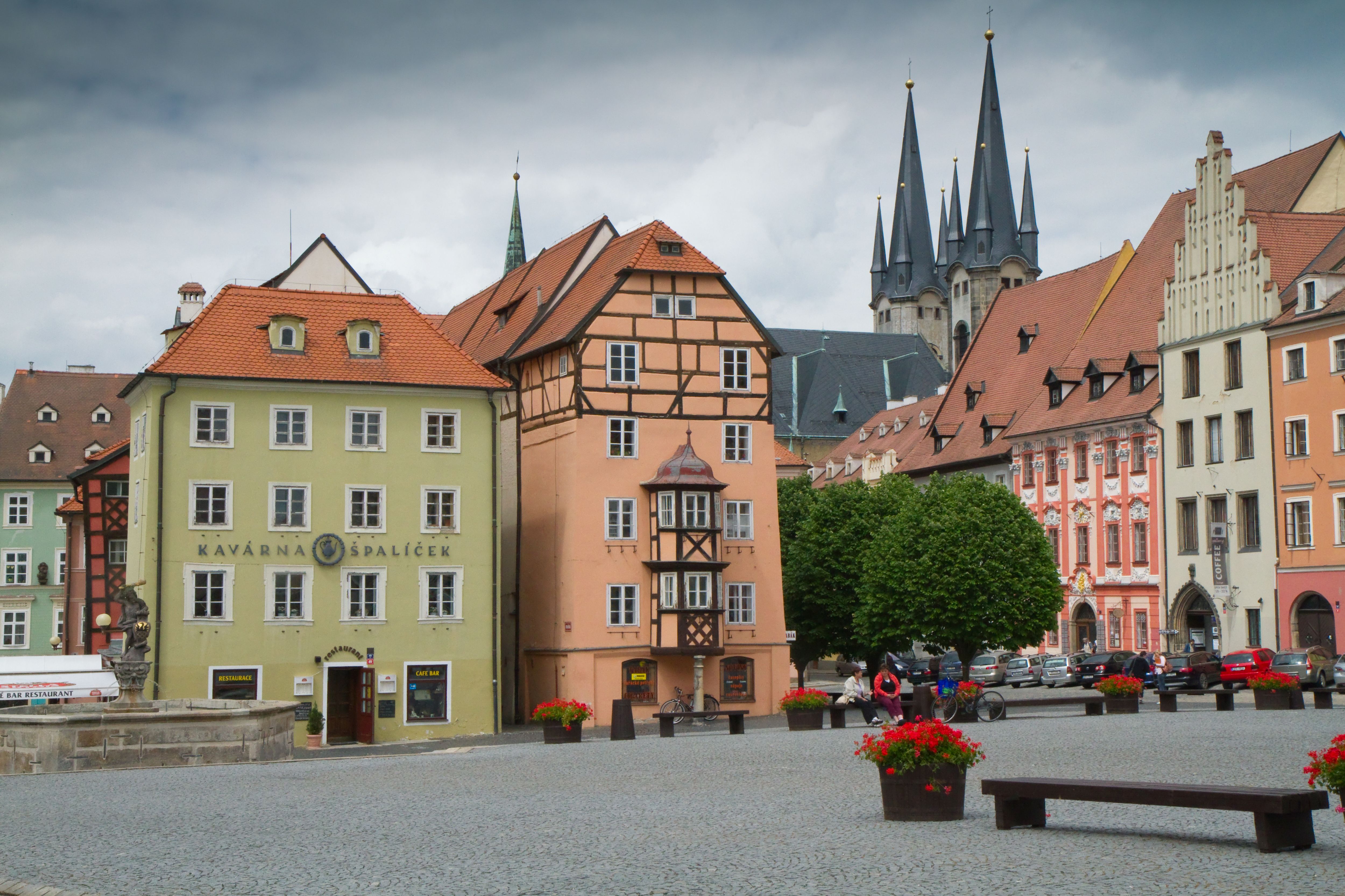 Náměstí Krále Jiřího z Poděbrad, Špalíček