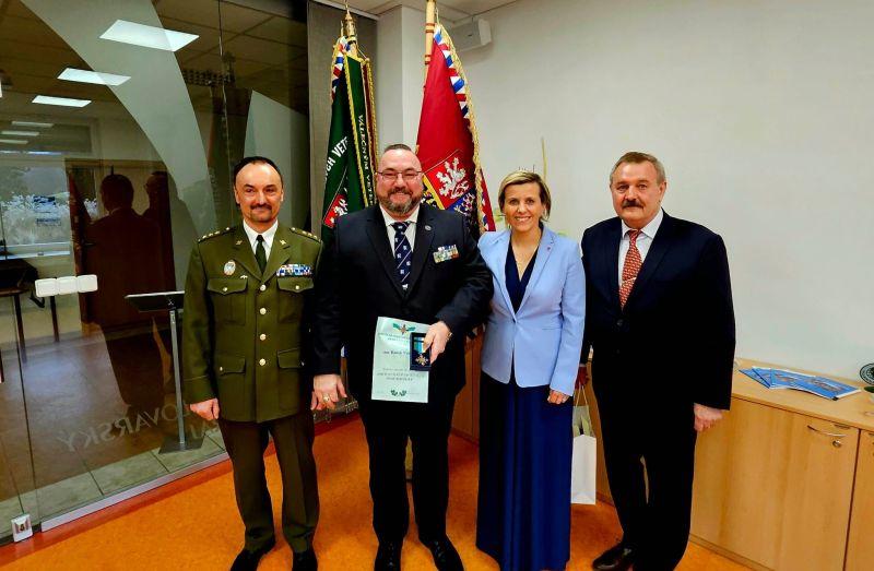 hejtmanka s válečnými veterány