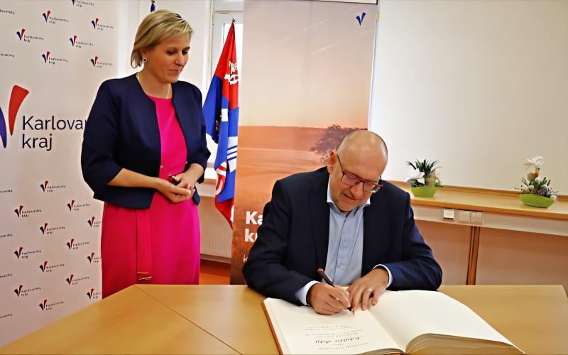 podpis ministr